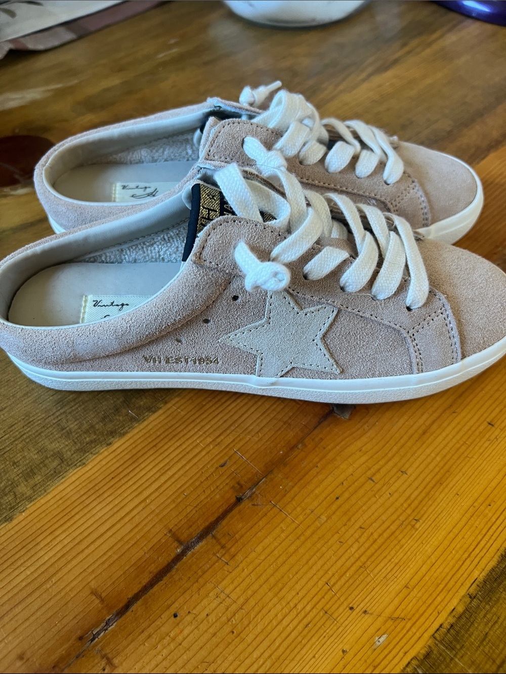 Vintage Havana Suede Star Lace-Up Sneakers - Taupe Size 6